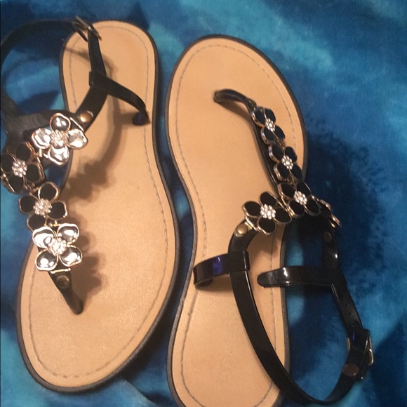 Sandals - Picture 4 of 4